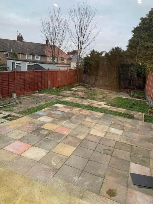 Beautiful 5Bedroom Hse-Contractor/Family/Corporate Dartford Buitenkant foto